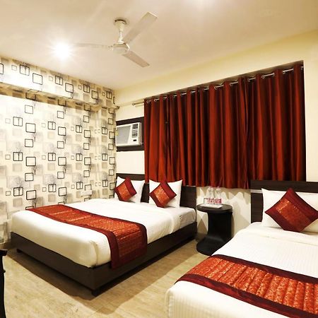 Hotel Sky Wood At Airport New Delhi Extérieur photo