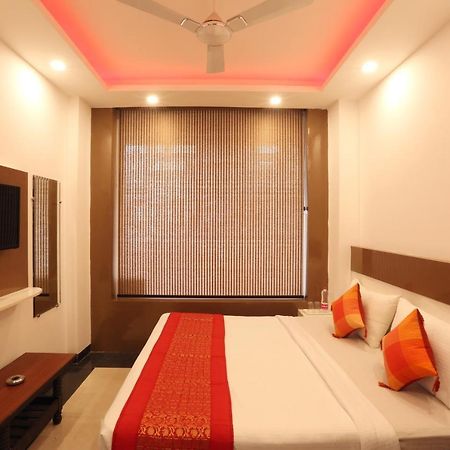Hotel Sky Wood At Airport New Delhi Extérieur photo