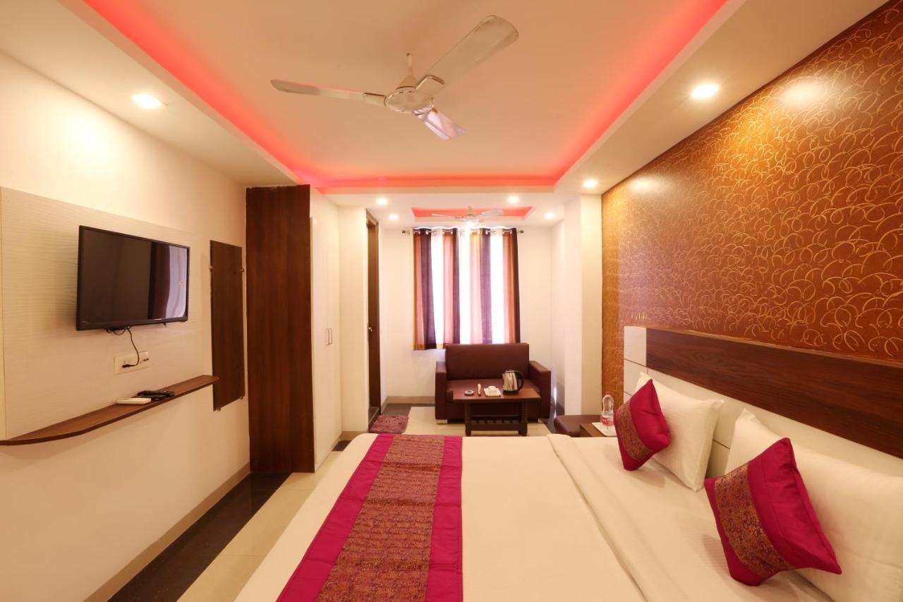 Hotel Sky Wood At Airport New Delhi Extérieur photo