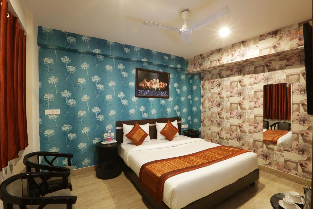 Hotel Sky Wood At Airport New Delhi Extérieur photo