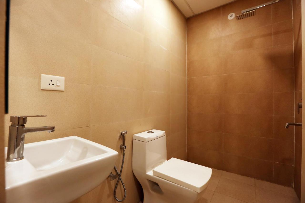 Hotel Sky Wood At Airport New Delhi Extérieur photo